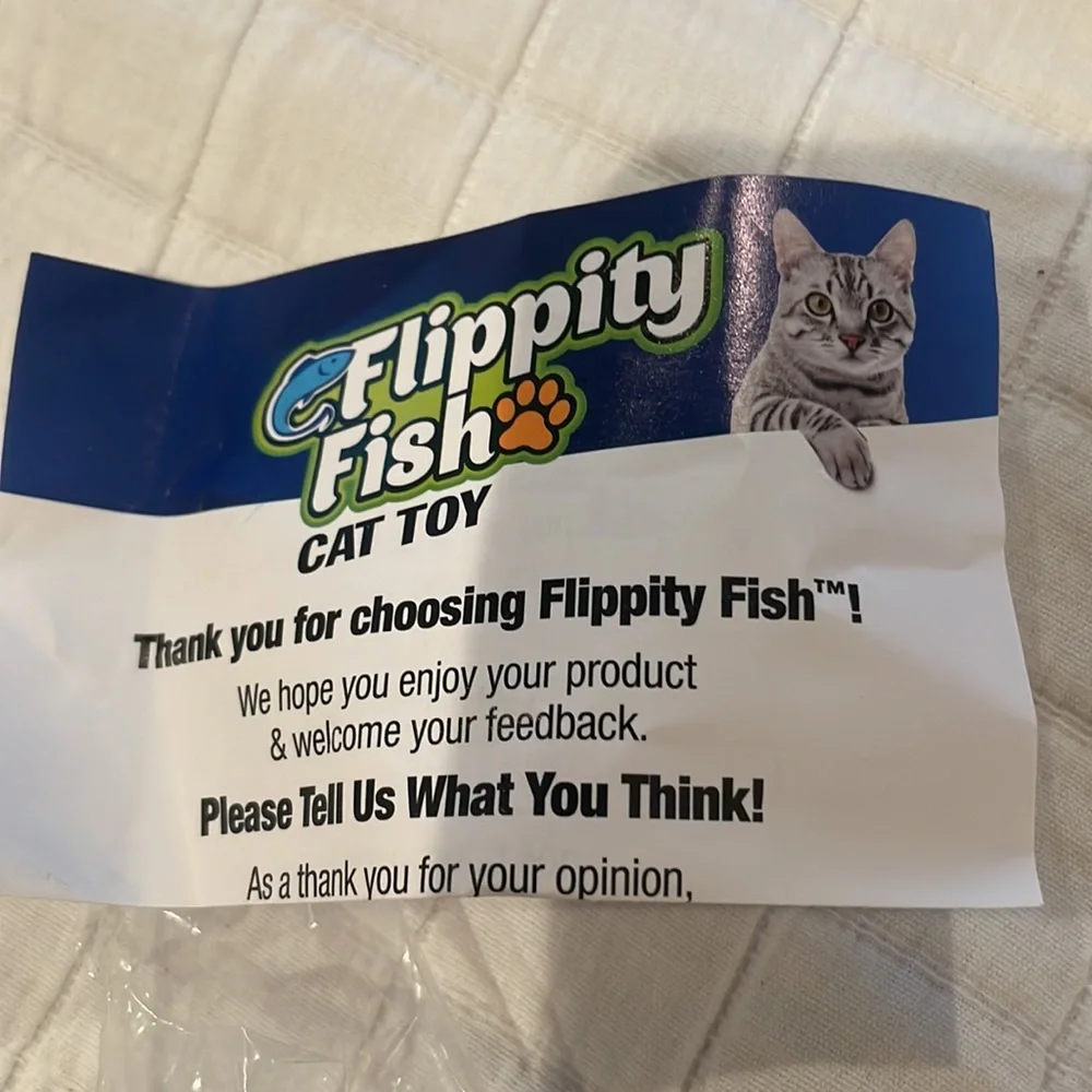 As seen on TV flippity fish cat toy nib new motion activated interactive play